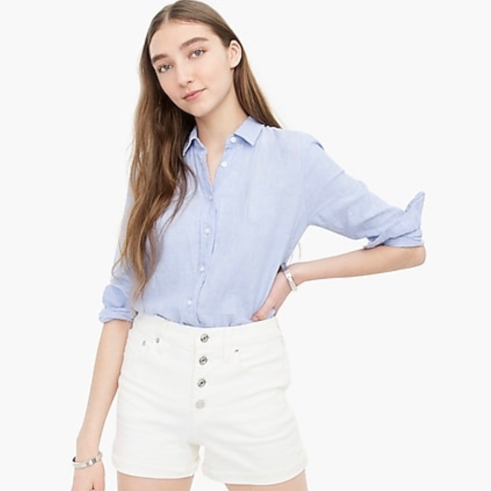 High-rise denim short in white with button fly
